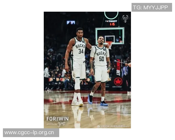 字母哥新冠康复后重返雄鹿训练营开展无对抗训练备战新赛季