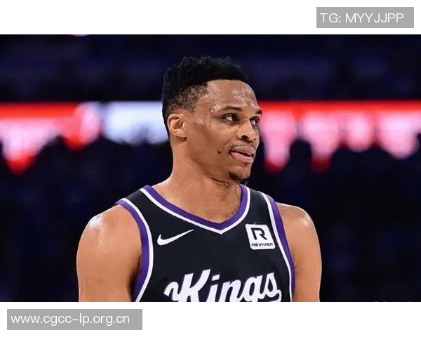 爱德华兹第三节火力全开独得17分威少助攻表现不俗贡献7分