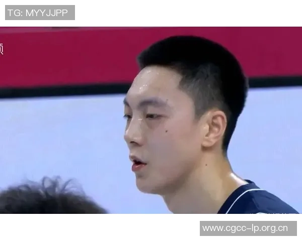 胡明轩昨夜三分雨下生涯新高40分助队止颓展现全能表现 胡明轩昨夜三分雨下生涯新高40分助队止颓展现全能表现