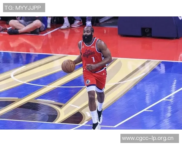 莱昂纳德状态低迷17投7中仅得18分5篮板正负值创赛季新低